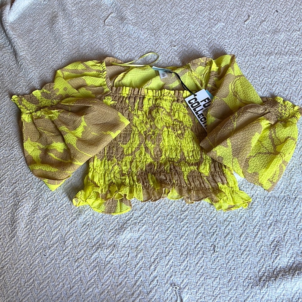 Set both size Xxs blue, and pink and yellow and brown